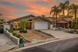 30249 Spray Dr, Canyon Lake, CA 92587 - Photo 2