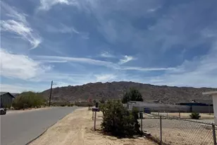 6667 Desert Queen, 29 Palms MCB, CA 92277 - Photo 2