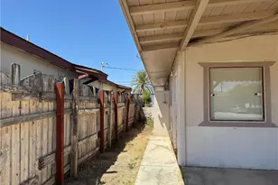 6450 Athol, 29 Palms MCB, CA 92277 - Photo 2