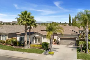 26764 Kingwood, Murrieta, CA 92563 - Photo 2