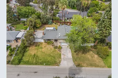 2367 Deerhorn Dr, Riverside, CA 92506 - Photo 4