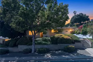 449 Hillway Dr, Vista, CA 92084 - Photo 2