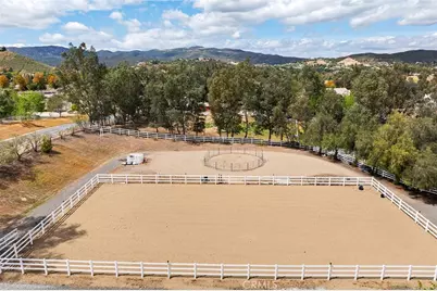 38500 Calle Pimienta, Murrieta, CA 92562 - Photo 4