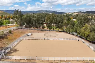 38500 Calle Pimienta, Murrieta, CA 92562 - Photo 4