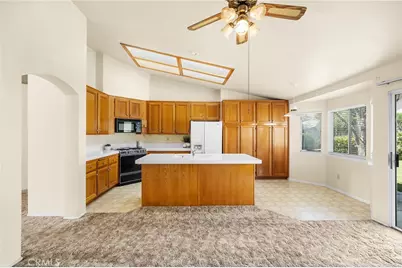 39555 Glenwood Court, Murrieta, CA 92563 - Photo 16