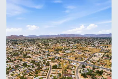 19125 Shoshonee Road, Apple Valley, CA 92307 - Photo 30