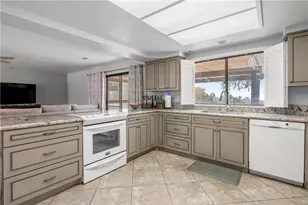 38680 Avenida De La Bandolero, Temecula, CA 92592 - Photo 12