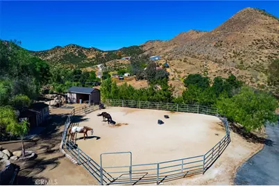 32360 Navajo Springs, Wildomar, CA 92595 - Photo 12