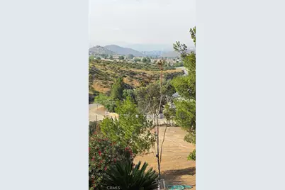 32360 Navajo Springs, Wildomar, CA 92595 - Photo 10