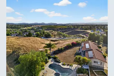 39775 Calle Bellagio, Temecula, CA 92592 - Photo 12
