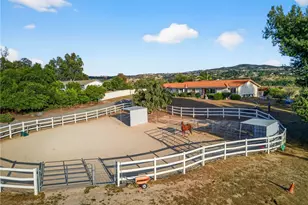 39775 Calle Bellagio, Temecula, CA 92592 - Photo 2