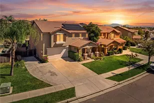 23710 Pepperleaf, Murrieta, CA 92562 - Photo 2