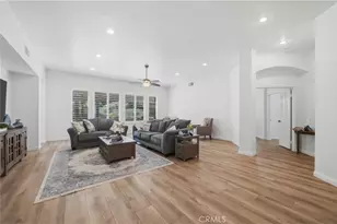 23553 Bending Oak Ct, Murrieta, CA 92562 - Photo 4