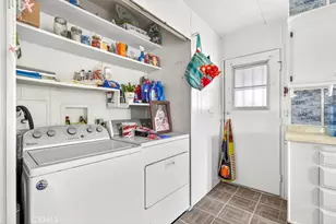 881 N Lake, Hemet, CA 92544 - Photo 32