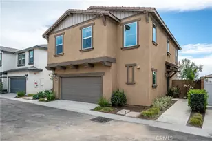 2433 Gunner Ridge Way, Rialto, CA 92377 - Photo 2