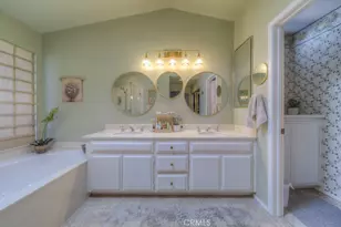 25220 Corte Sur, Murrieta, CA 92563 - Photo 34