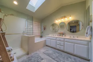 25220 Corte Sur, Murrieta, CA 92563 - Photo 36