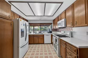 2218 Redwood Dr, Hemet, CA 92545 - Photo 12