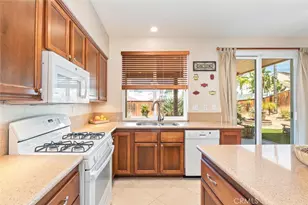 39909 Candy Apple, Murrieta, CA 92562 - Photo 14