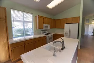 40429 Via Camposeco, Murrieta, CA 92562 - Photo 8
