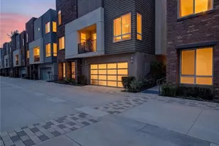 821 Brickyard, Costa Mesa, CA 92627 - Photo 2