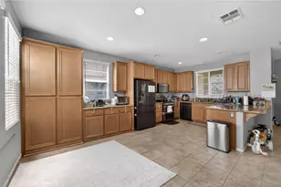8090 Cornwall Ct, Rancho Cucamonga, CA 91739 - Photo 2