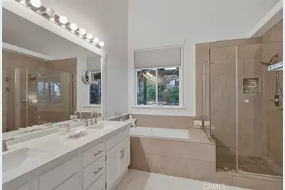 23993 Via Madrid, Murrieta, CA 92562 - Photo 16