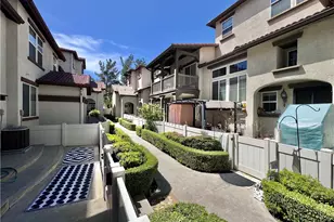 33700 Willow Haven, Murrieta, CA 92563 - Photo 2