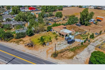 7081 Valley Way, Jurupa Valley, CA 92509 - Photo 2