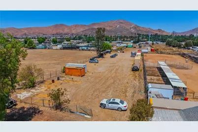 7081 Valley Way, Jurupa Valley, CA 92509 - Photo 28