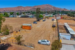 7081 Valley Way, Jurupa Valley, CA 92509 - Photo 28