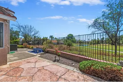 24117 Corte Valente, Murrieta, CA 92562 - Photo 32