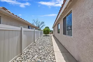 24117 Corte Valente, Murrieta, CA 92562 - Photo 38