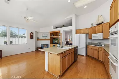 24117 Corte Valente, Murrieta, CA 92562 - Photo 22