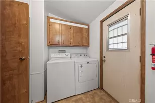 1300 W Menlo Ave, Hemet, CA 92543 - Photo 20