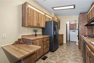 1300 W Menlo Ave, Hemet, CA 92543 - Photo 8