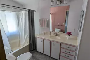 1300 W Menlo Ave, Hemet, CA 92543 - Photo 14