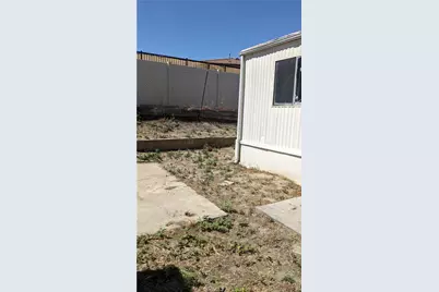 1097 N State Street #75, Hemet, CA 92543 - Photo 16