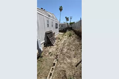 1097 N State Street #75, Hemet, CA 92543 - Photo 26