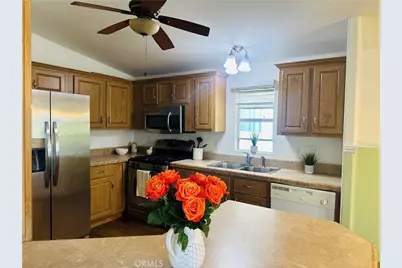 38384 Via Escarlata, Murrieta, CA 92563 - Photo 2
