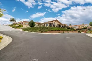 1113 Crescent Bend, Fallbrook, CA 92028 - Photo 2