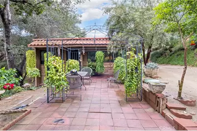 42185 Oak Canyon, Hemet, CA 92544 - Photo 2
