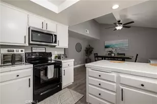 30189 Longhorn Dr, Canyon Lake, CA 92587 - Photo 16