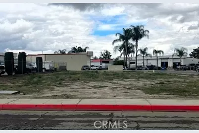 572 S Grand, San Jacinto, CA 92582 - Photo 2