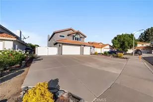 40236 Holden Cir, Temecula, CA 92591 - Photo 2