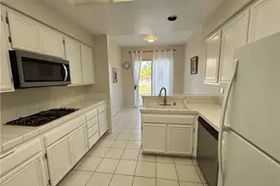 40166 Valeriana Ct, Temecula, CA 92591 - Photo 6