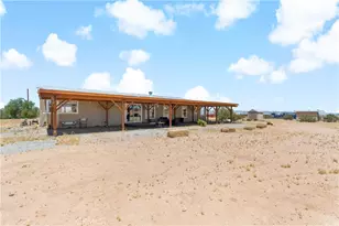 61375 Leslie Ln, Landers, CA 92285 - Photo 10