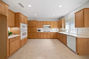 24177 Calle Artino, Murrieta, CA 92562 - Photo 10