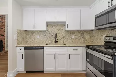 28518 Via Las Flores, Murrieta, CA 92563 - Photo 12