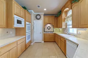 38410 Shoal Creek, Murrieta, CA 92562 - Photo 12